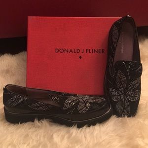 Party time Pliners! Holiday special! 8.5 Narrow!